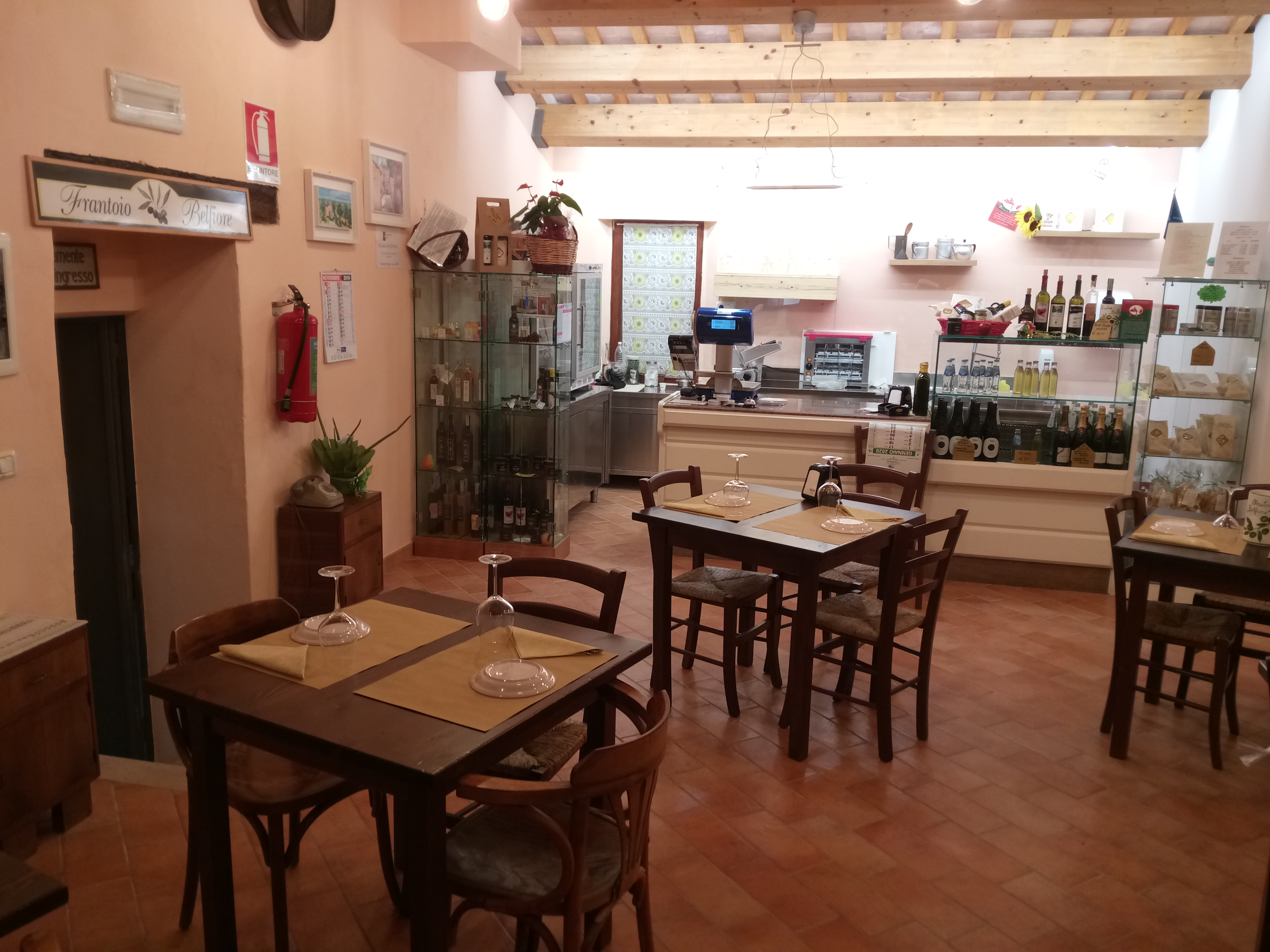 Benvenuti nella nuova Osteria Bottega che Catia e Pietro hanno riaperto nel 2019