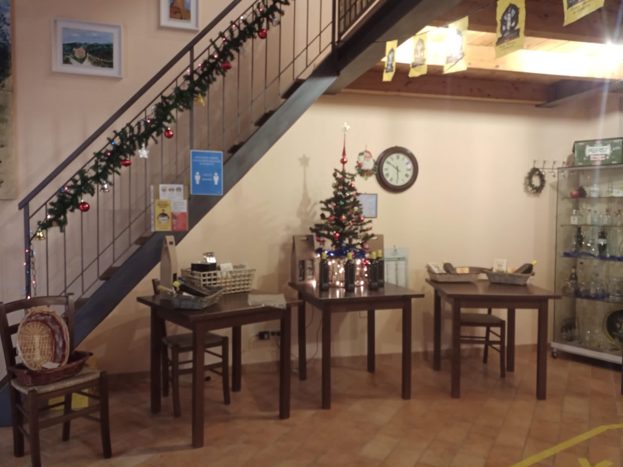Nel locale vicino alla posta